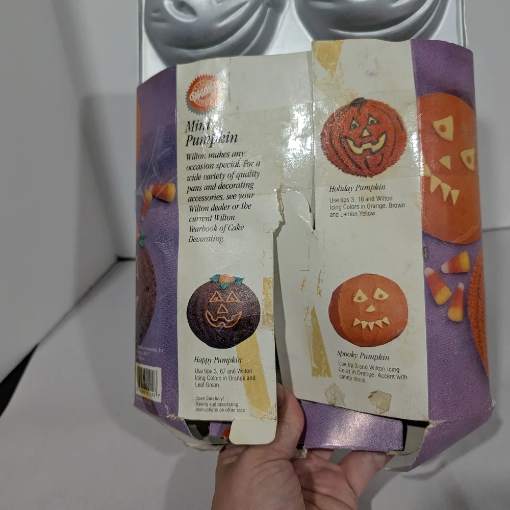 Vintage 1989 Wilton Mini Pumpkin Cake Pan - Silver